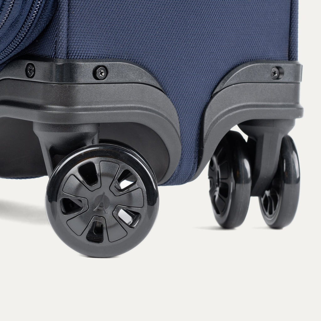 Crew™ Classic Compact Carry-On / Large Check-In Set
