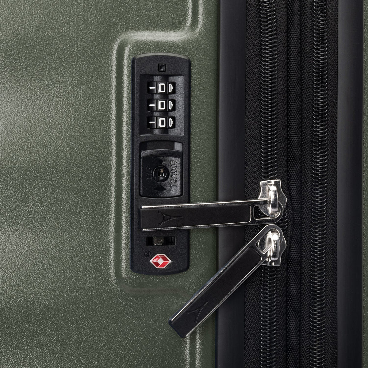 Maxlite® Air V2 Medium Check-In Hardside Spinner