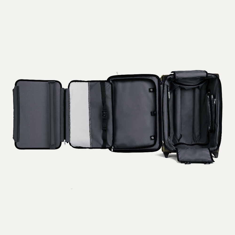 Platinum® Elite Carry-On Rollaboard®