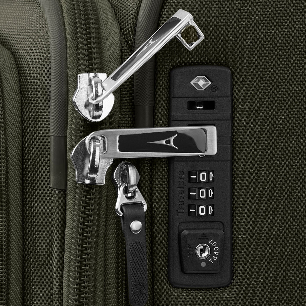 Platinum® Elite Large Check-In Spinner