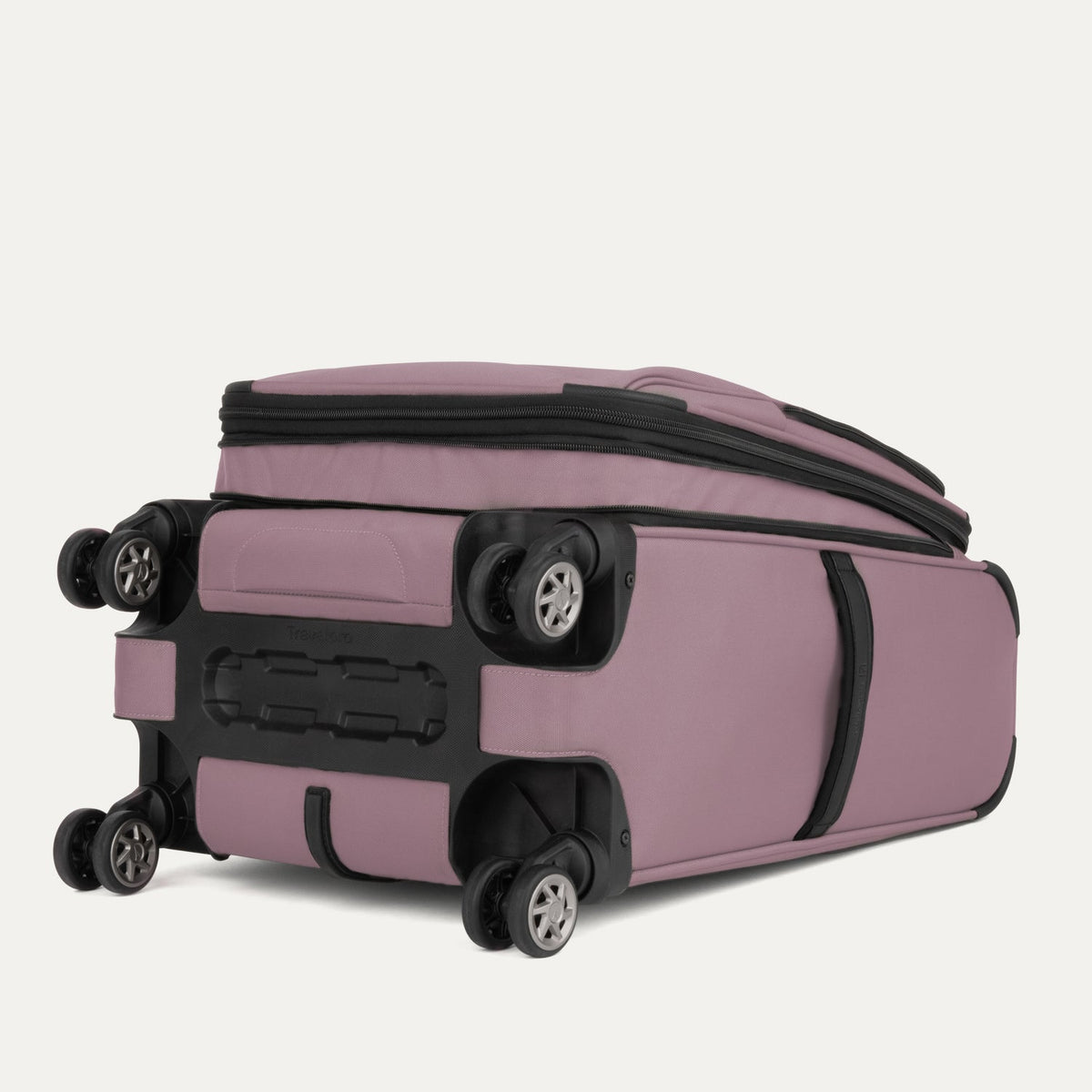 Roundtrip® Carry-on Spinner